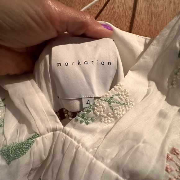 markarian v-neck embroidered dress. Excellent condition! Size 4 - Picture 5 of 5